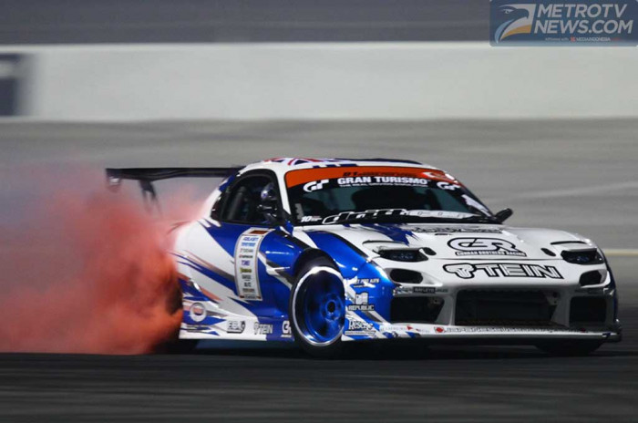 Teknik Mengemudi Mobil Dengan Cara Ngedrift