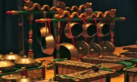 Perangkat Musik Tradisional Gamelan Dalam Banyak Pertunjukan