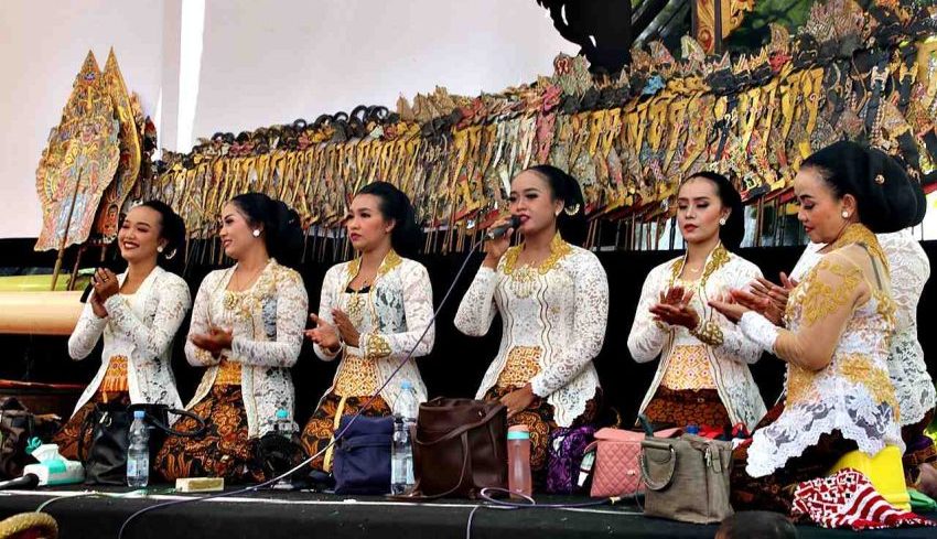 Nyanyian Seni Jawa Atau Kegiatan Nyinden