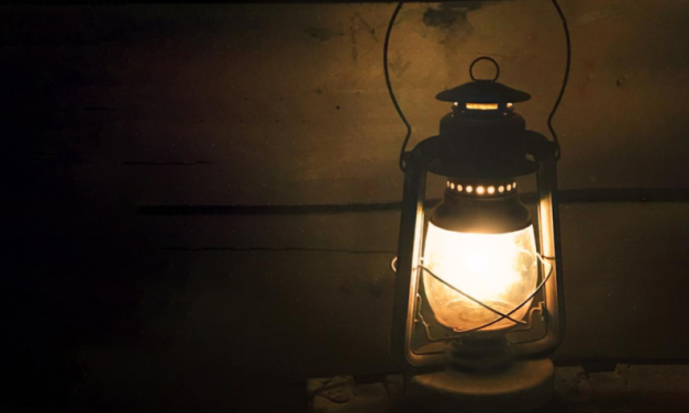 Penerangan Tradisional Lampu Semprong Dan Minyak Tanah