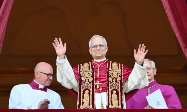 Pemimpin Tertinggi Di Dalam Sebuah Gereja
