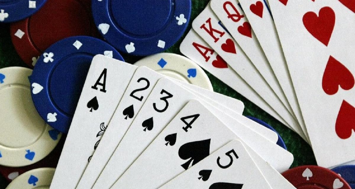 Permainan Poker Sebuah Kartu Dengan Strategis