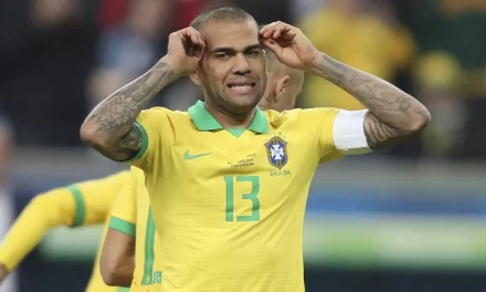 Pemain Profesional Dani Alves Yang Berasal Dari Brasil
