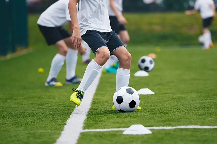 Olahraga Bola Futsal Pada Lapangan Yang Kecil