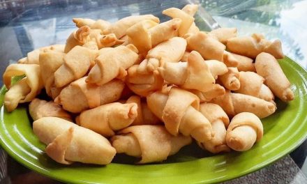 Makanan Camilan Molen Dari Bahan Buah Pisang