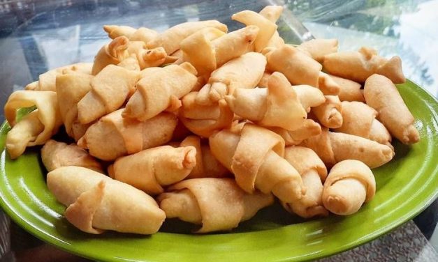 Makanan Camilan Molen Dari Bahan Buah Pisang
