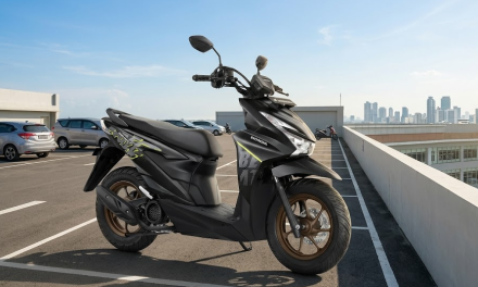Kendaraan Skuter Matic Honda Beat Street Yang Simpel Di Jalanan