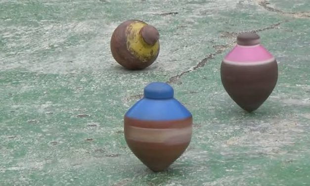 Mainan Unik Gasing Yang Sangat Tradisional
