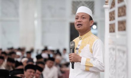 Seseorang Pendakwah Ustad Yang Memiliki Ilmu Agama