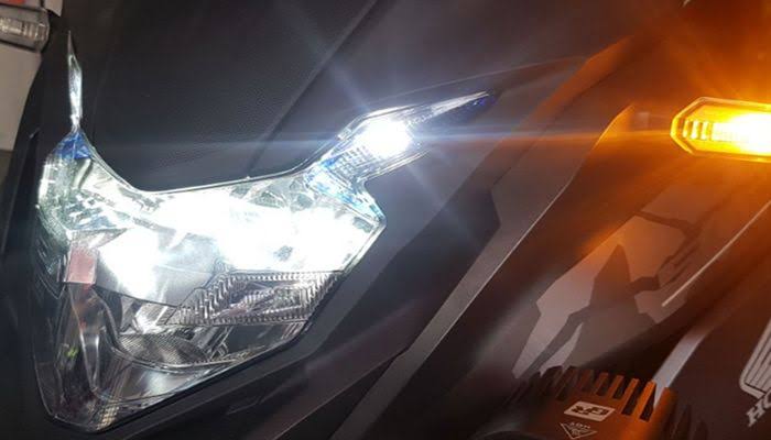 Suatu Komponen Lampu Led Motor Pada Kendaraan