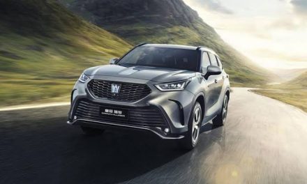 Sebuah Kendaraan AWD Pada Sebuah Mobil