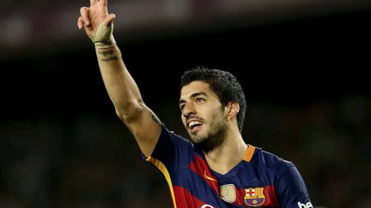 Pesepakbola Terkenal Suarez Di Lapangan Pertandingan